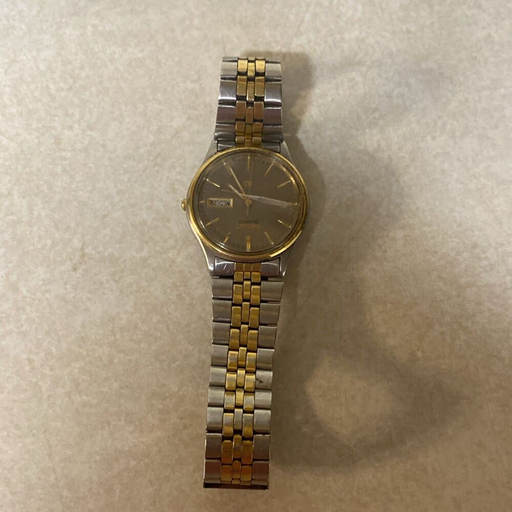 Vintage SEIKO Quartz Day Date Two-Tone Men’s Watch 5Y23-8040 FOR PARTS ONLY